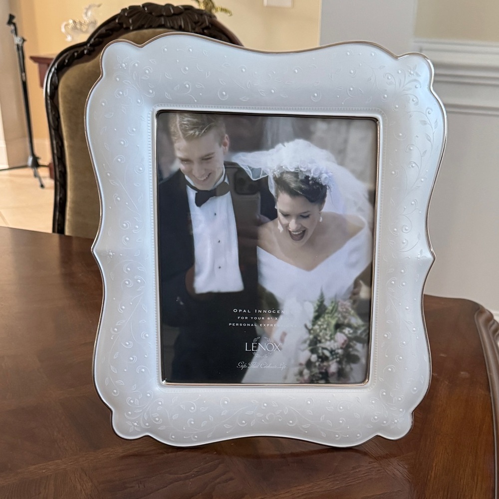 Lenox Opal Innocence picture frame 8x10 NWT
